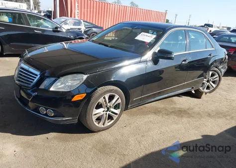 2010 Mercedes-Benz E 350 z USA, uszkodzony, nr VIN WDDHF5GB4AA203223